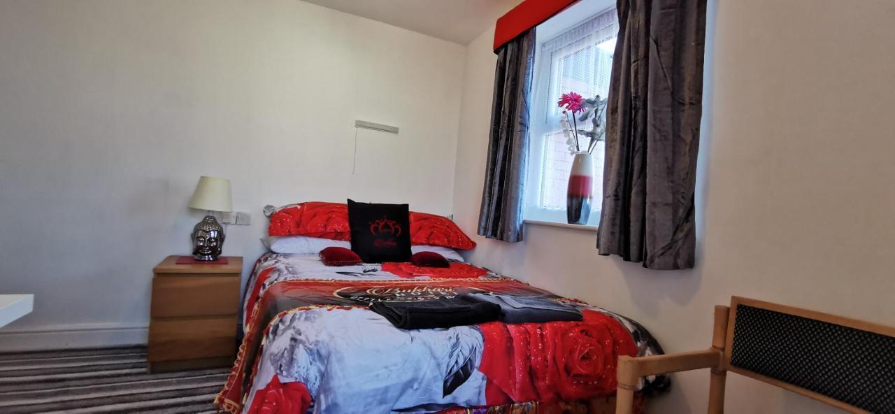 Bukhari Hotel Blackpool Esterno foto