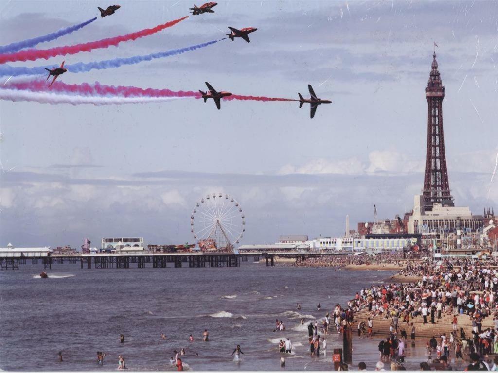 Bukhari Hotel Blackpool Esterno foto